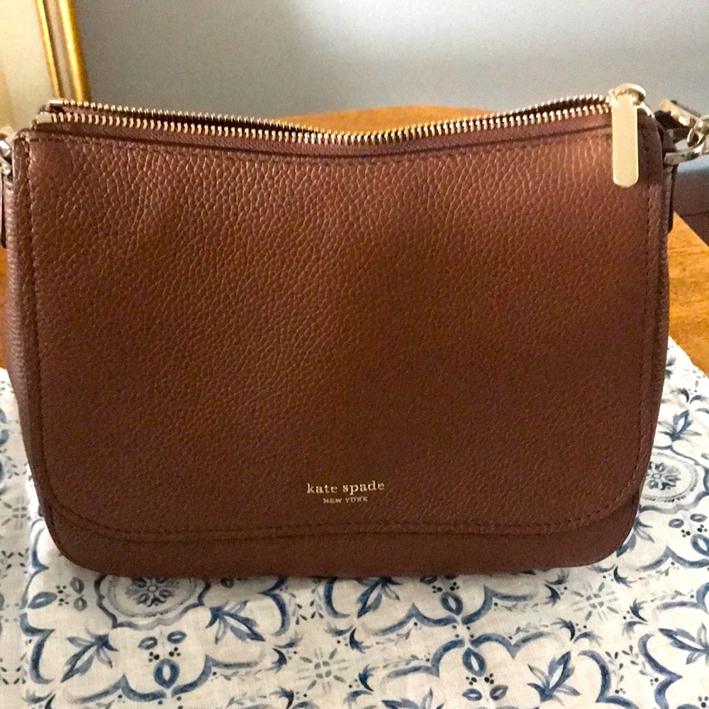 Like new small Kate Spade shoulder bag